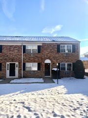 151 Courtland Avenue APT 3F, Stamford, CT 06902