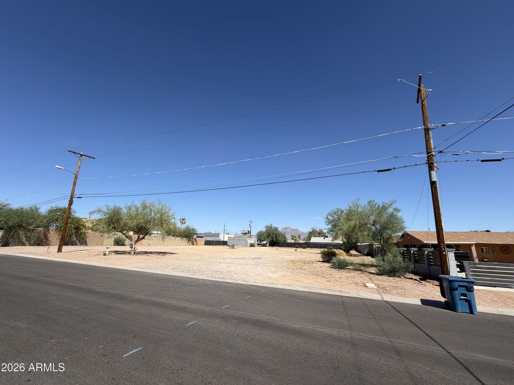 2125 W APACHE Trail 4 & 6, Apache Junction, AZ 85120 — photo 2