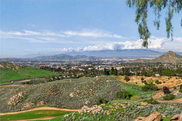 20682 Hill Top Drive, Riverside, CA 92507