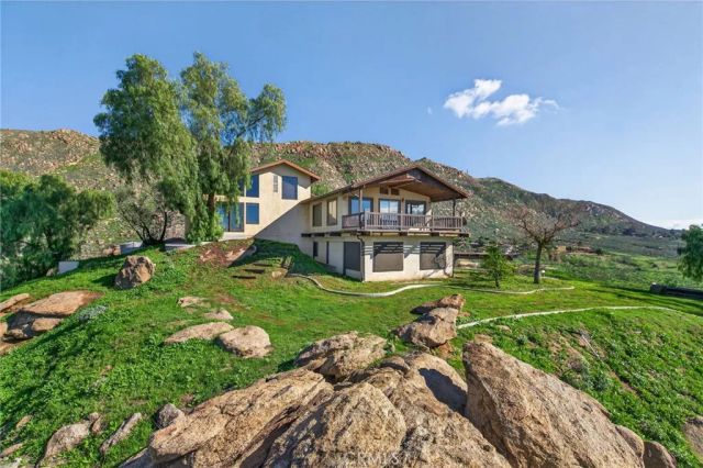 20682 Hill Top Drive, Riverside, CA 92507