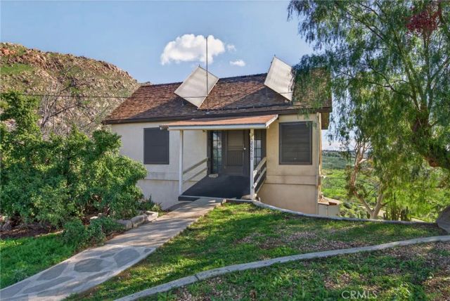 20682 Hill Top Drive, Riverside, CA 92507