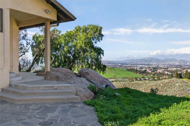 20682 Hill Top Drive, Riverside, CA 92507