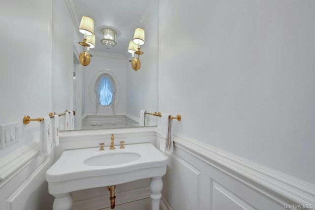 1 Garden Road, Scarsdale, NY 10583