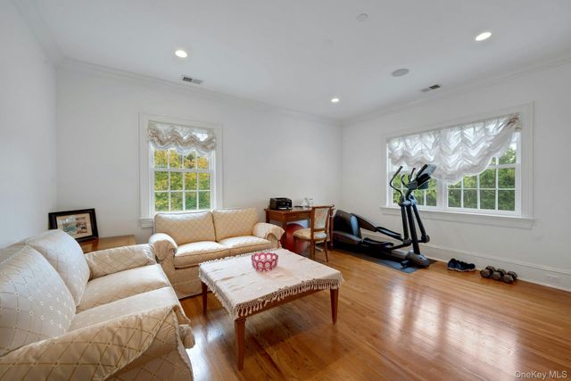 1 Garden Road, Scarsdale, NY 10583