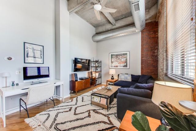 1735 N Paulina Street 422, Chicago, IL 60622