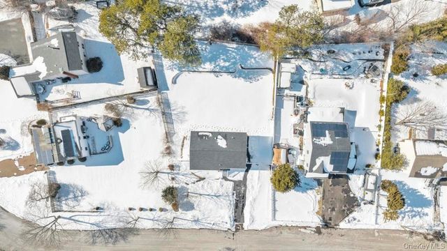 9 Meadow Avenue, Medford, NY 11763