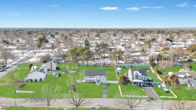 9 Meadow Avenue, Medford, NY 11763