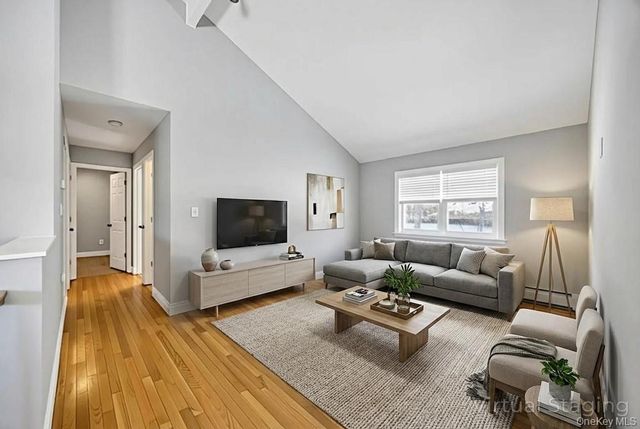 9 Meadow Avenue, Medford, NY 11763