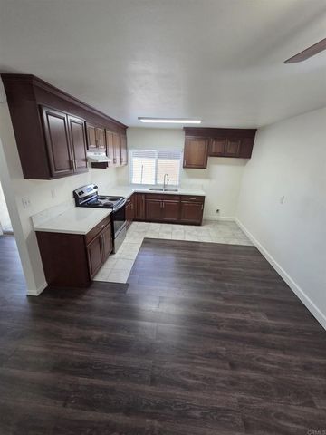 300 Rancho Drive B, Chula Vista, CA 91911