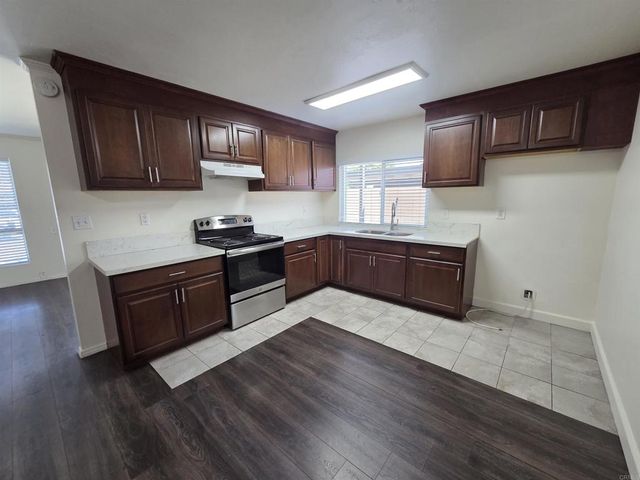 300 Rancho Drive B, Chula Vista, CA 91911