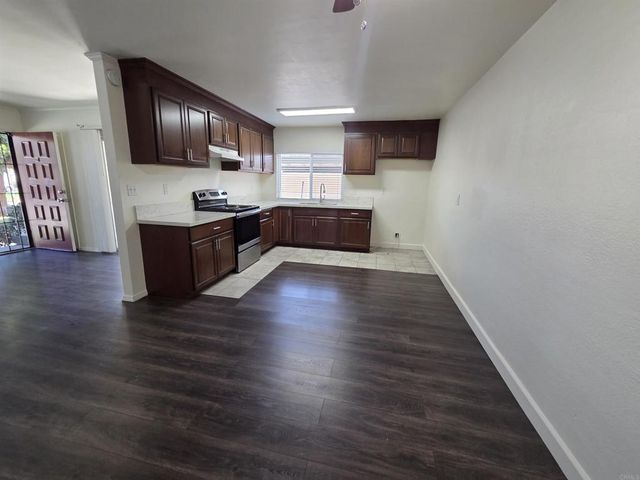 300 Rancho Drive B, Chula Vista, CA 91911