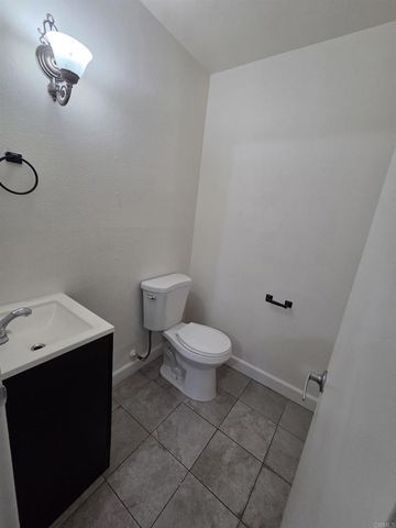 300 Rancho Drive B, Chula Vista, CA 91911