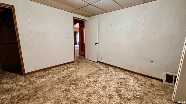 902 W POPLAR Street, West Frankfort, IL 62896