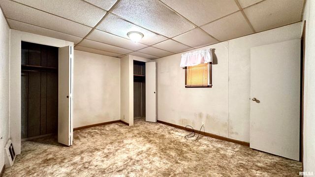 902 W POPLAR Street, West Frankfort, IL 62896