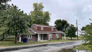 902 W POPLAR Street, West Frankfort, IL 62896