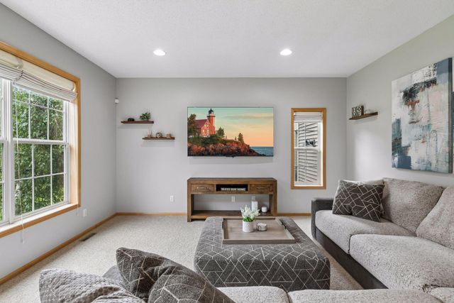 9720 Linden Avenue N, Brooklyn Park, MN 55443