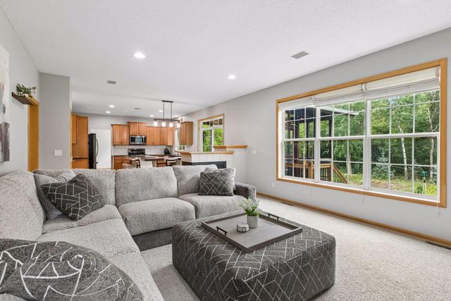 9720 Linden Avenue N, Brooklyn Park, MN 55443