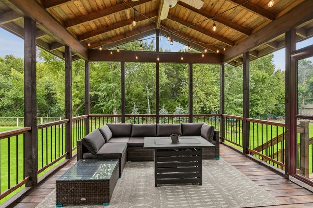 9720 Linden Avenue N, Brooklyn Park, MN 55443