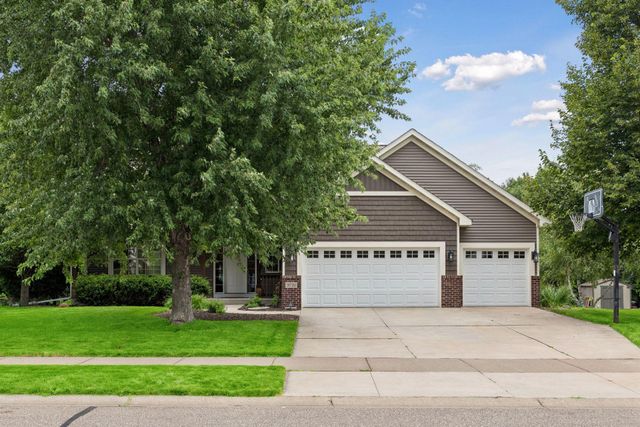 9720 Linden Avenue N, Brooklyn Park, MN 55443