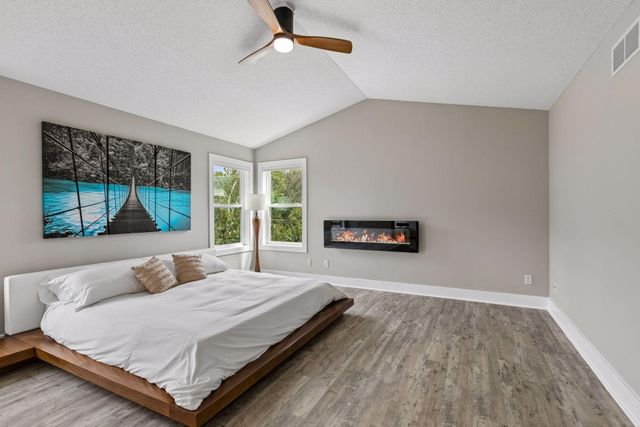9720 Linden Avenue N, Brooklyn Park, MN 55443