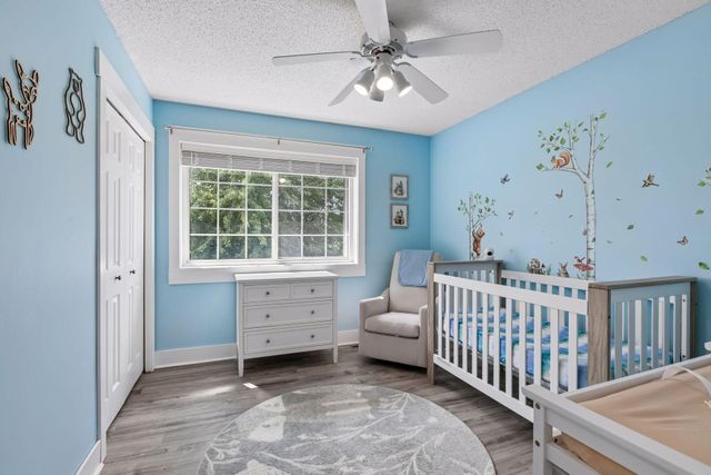 9720 Linden Avenue N, Brooklyn Park, MN 55443