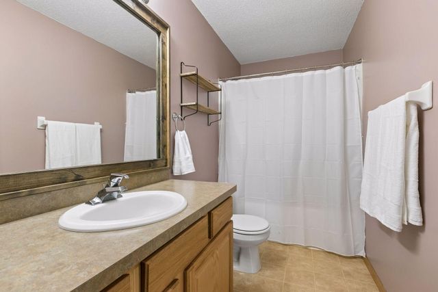 9720 Linden Avenue N, Brooklyn Park, MN 55443