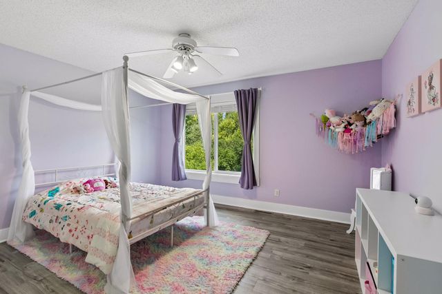 9720 Linden Avenue N, Brooklyn Park, MN 55443