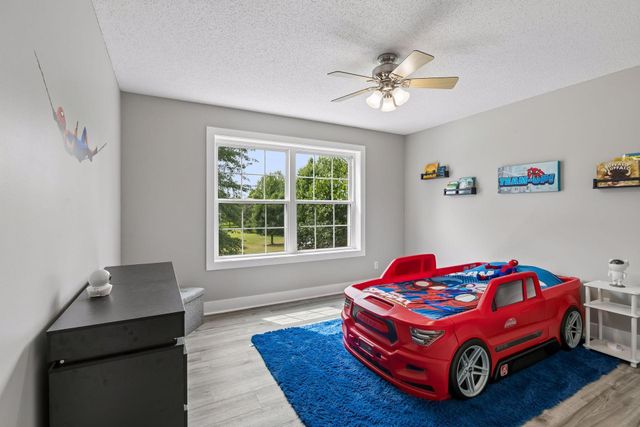 9720 Linden Avenue N, Brooklyn Park, MN 55443
