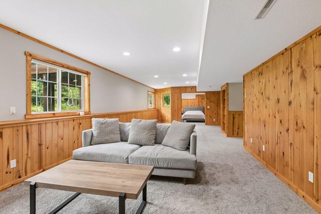9720 Linden Avenue N, Brooklyn Park, MN 55443