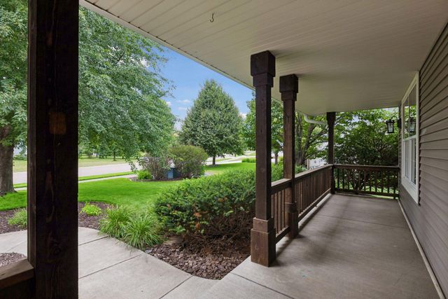9720 Linden Avenue N, Brooklyn Park, MN 55443