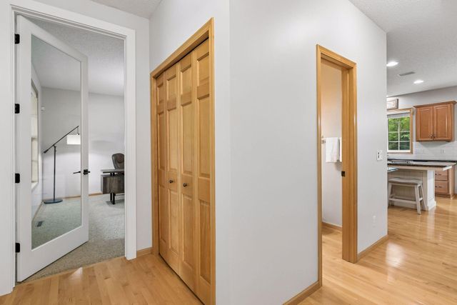 9720 Linden Avenue N, Brooklyn Park, MN 55443