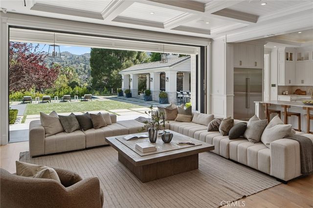 16630 Oldham Place, Encino, CA 91436