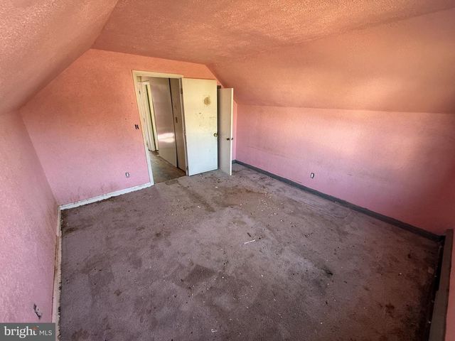 800 KENYON LN, Newark, DE 19711