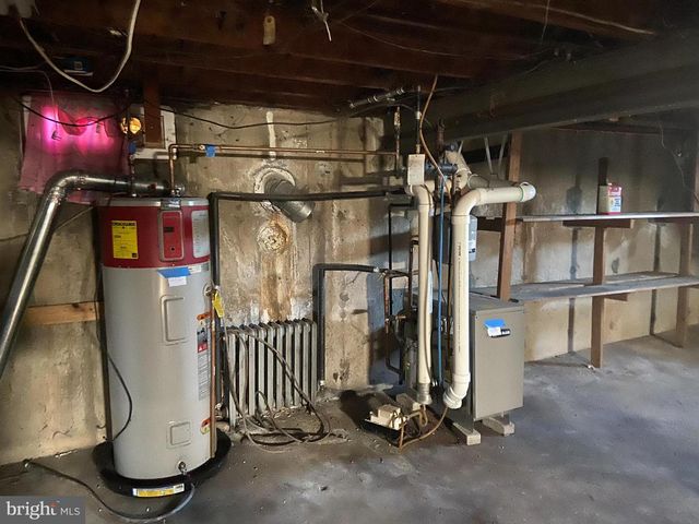 800 KENYON LN, Newark, DE 19711