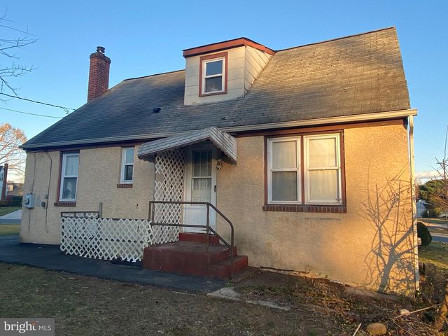 800 KENYON LN, Newark, DE 19711