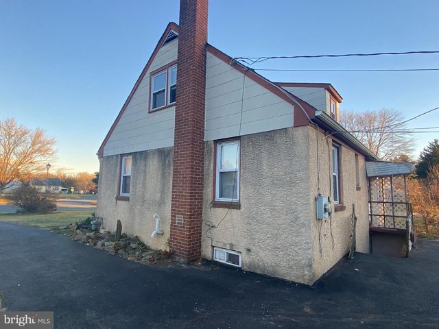 800 KENYON LN, Newark, DE 19711