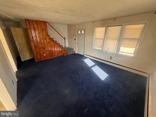 800 KENYON LN, Newark, DE 19711