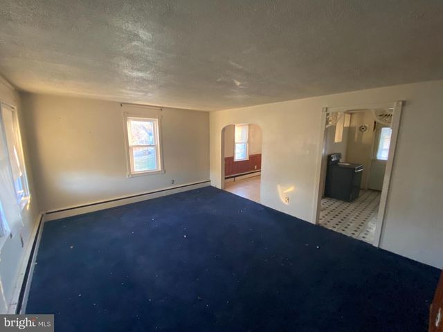 800 KENYON LN, Newark, DE 19711