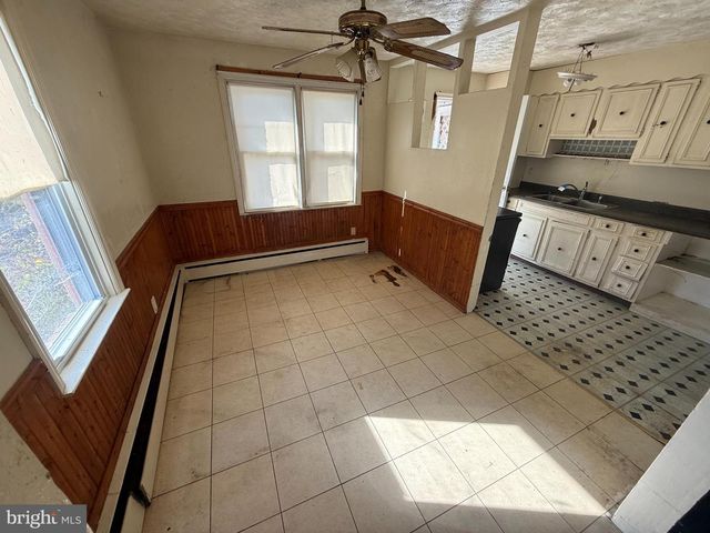 800 KENYON LN, Newark, DE 19711