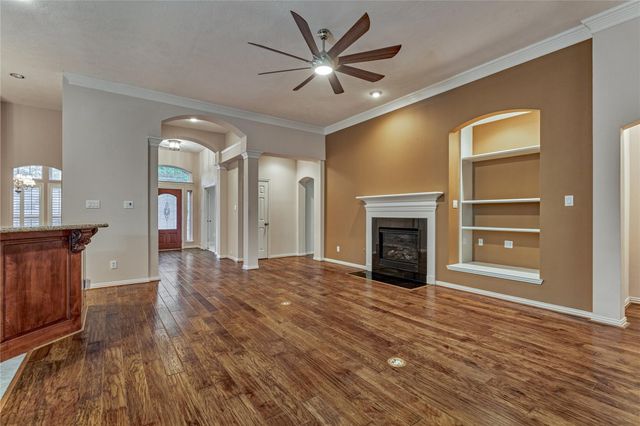 11 Brookwood Court, Montgomery, TX 77356