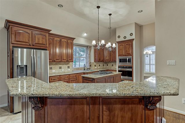11 Brookwood Court, Montgomery, TX 77356