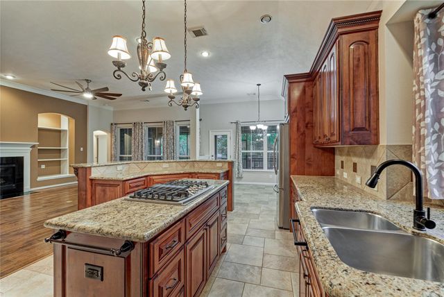 11 Brookwood Court, Montgomery, TX 77356