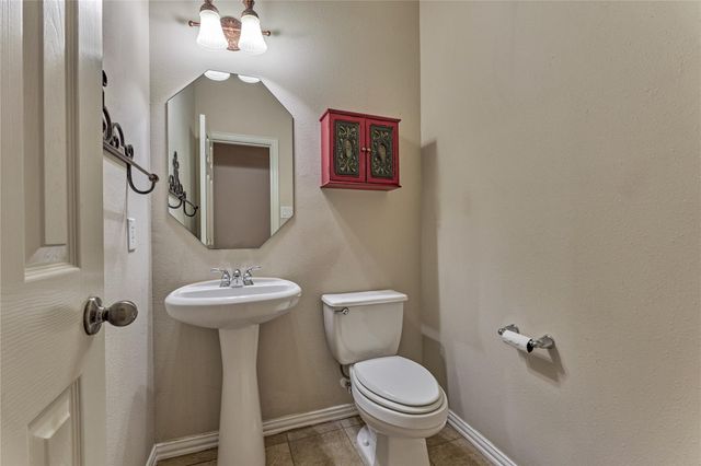 11 Brookwood Court, Montgomery, TX 77356