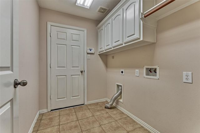 11 Brookwood Court, Montgomery, TX 77356