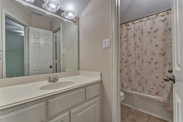 11 Brookwood Court, Montgomery, TX 77356