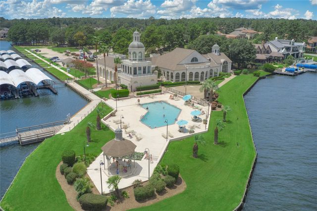 11 Brookwood Court, Montgomery, TX 77356