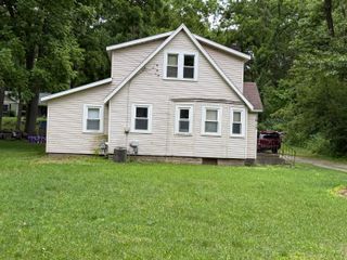 1615 Gilletts Lake Road, Leoni Twp, MI 49201
