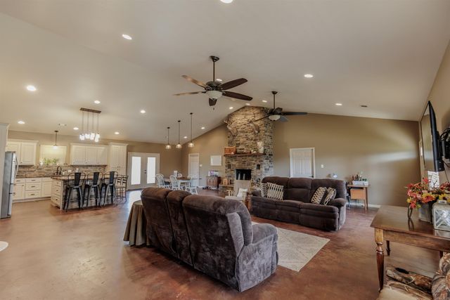 65 Wallace Bridge Road, Perryville, AR 72126