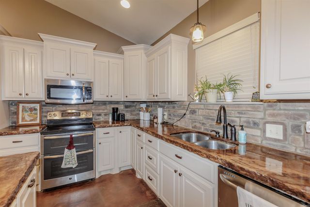 65 Wallace Bridge Road, Perryville, AR 72126