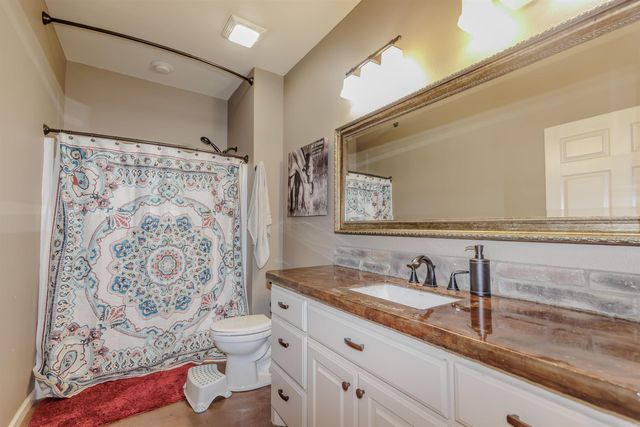 65 Wallace Bridge Road, Perryville, AR 72126